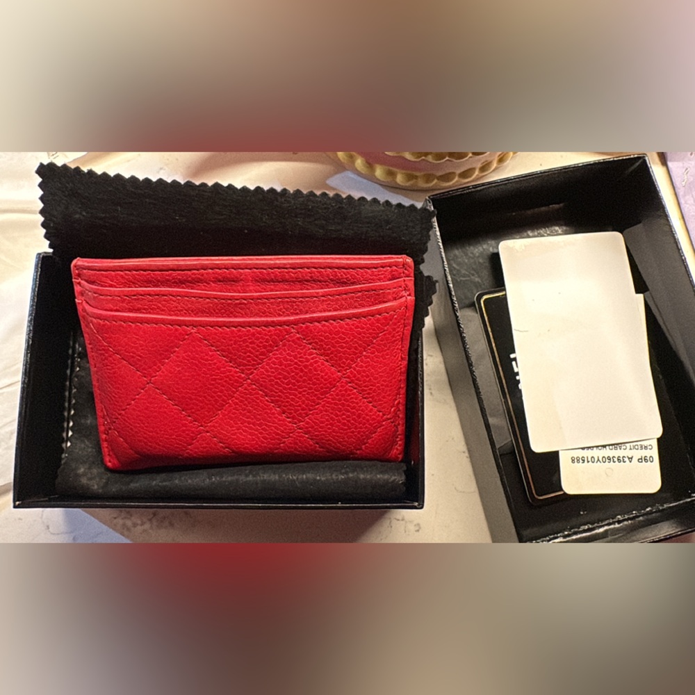 CHANEL Red Quilted Card Wallet - Picture 4 of 4